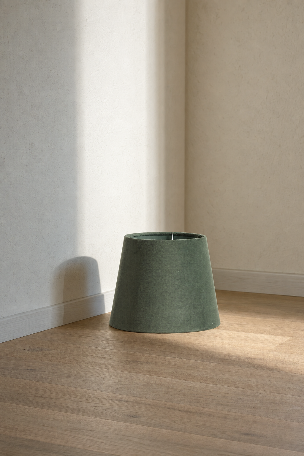 Abat-Jour Lampe sur Pied en Tissu Conique Vert – Milo Éclat