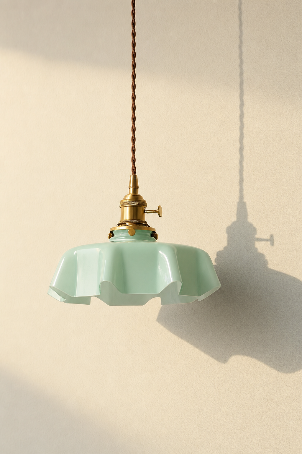 Abat-Jour Suspension en Verre Floral Beige – Celia Nacre