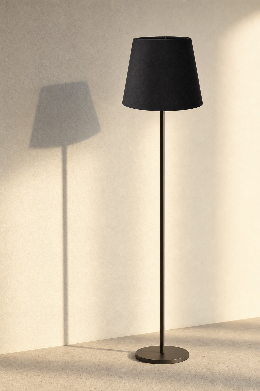 Abat-Jour Lampe sur Pied en Tissu Petit Noir Conique – Zena Lune