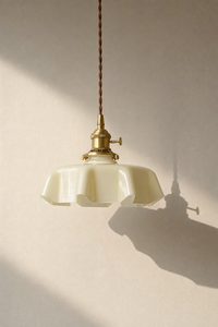 Abat-Jour Suspension en Verre Floral Beige – Olia Rive