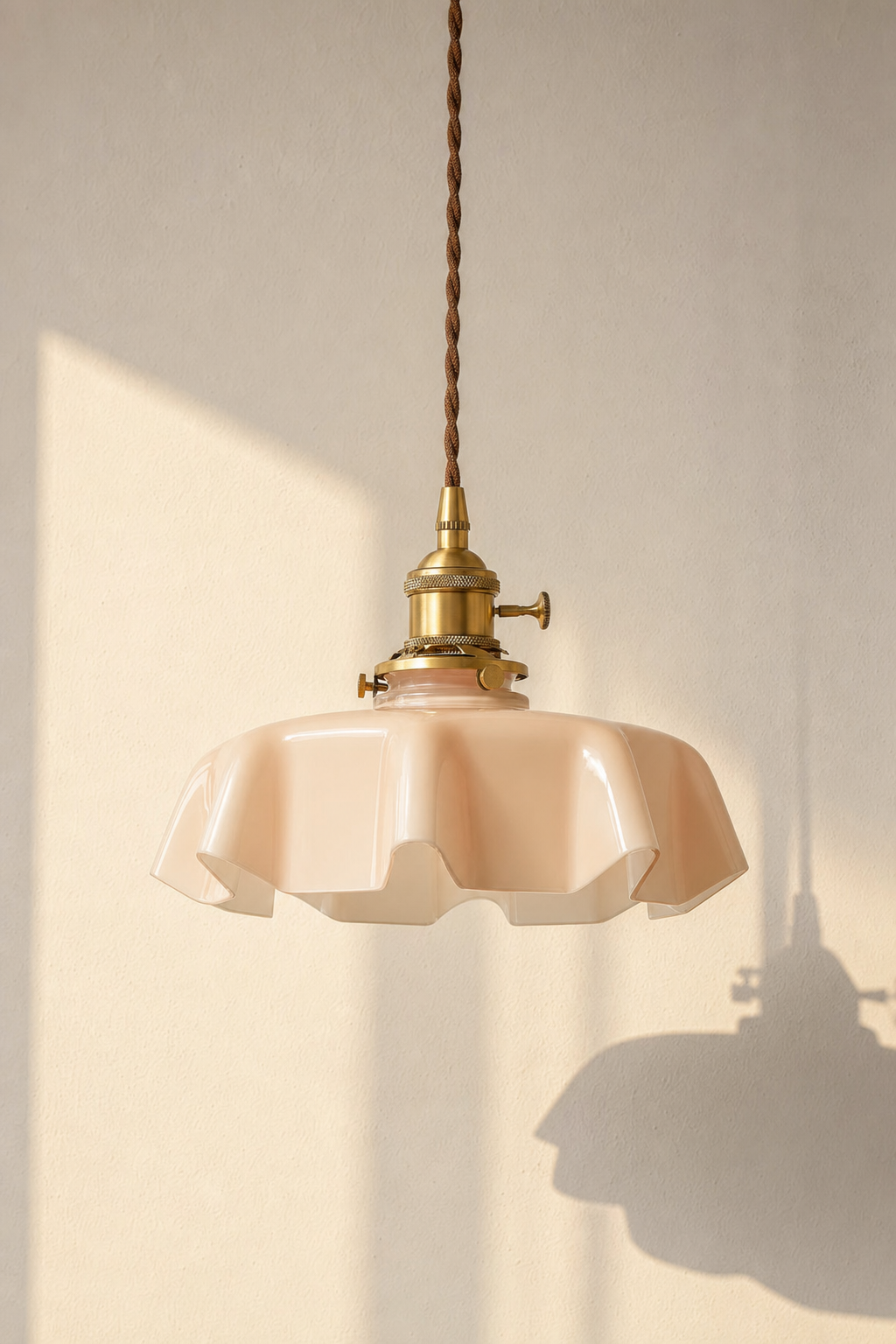 Abat-Jour Suspension en Verre Floral Beige – Celia Lune