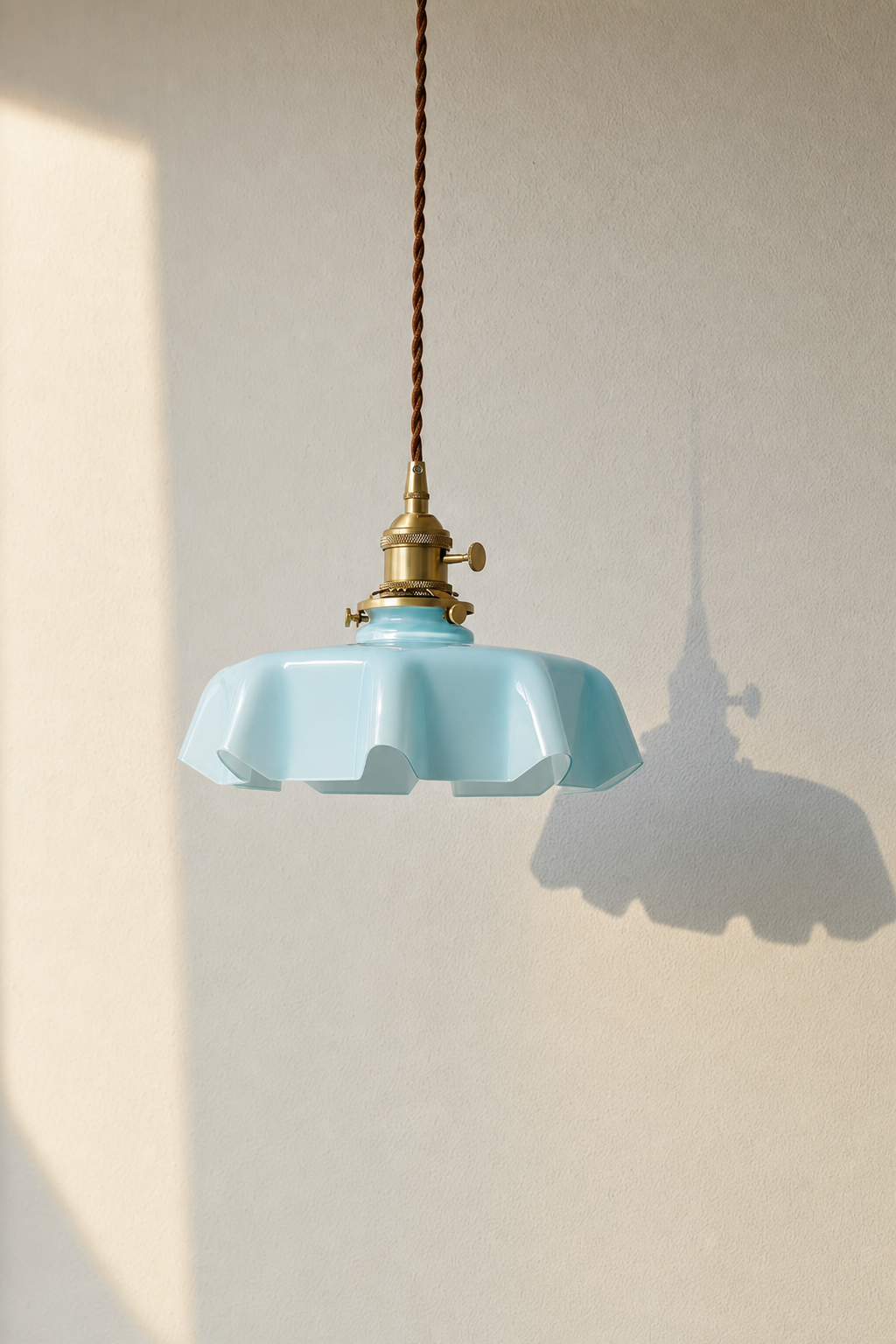 Abat-Jour Suspension en Verre Floral Beige – Celia Aube