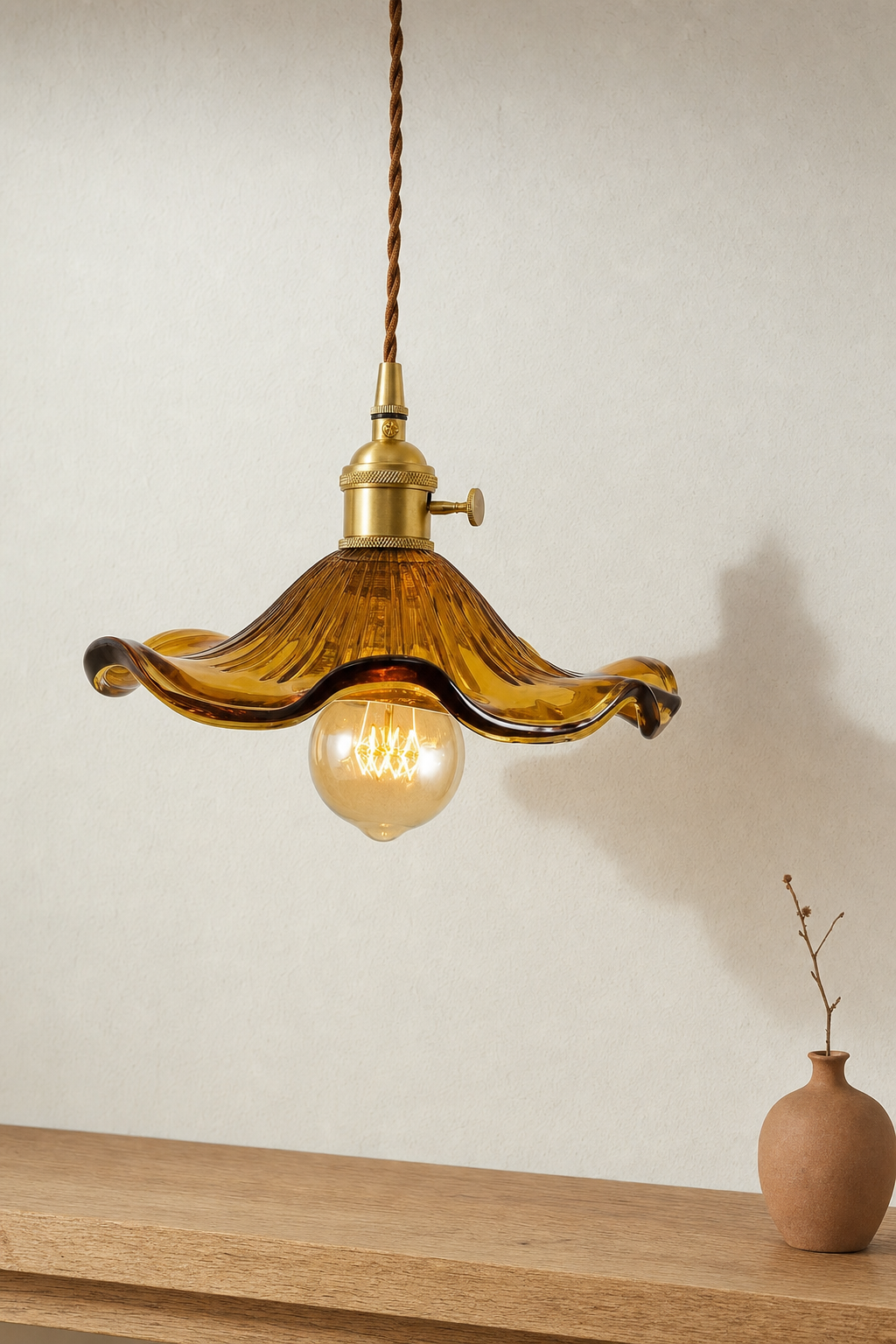Abat-Jour Suspension en Verre Design Nordique Doré – Milo Muse