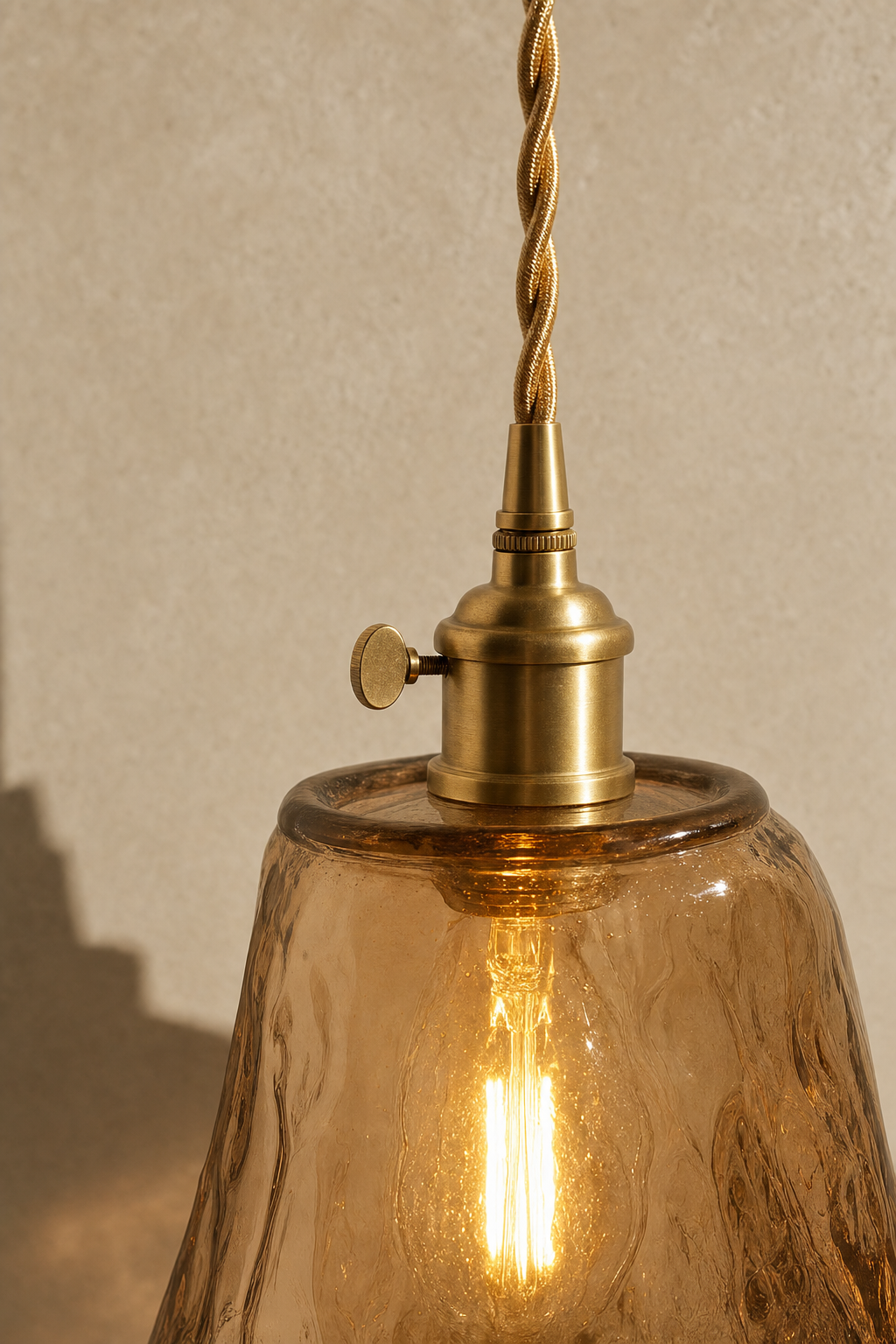 Abat-Jour Suspension en Verre Vintage Doré – Kaia Nova
