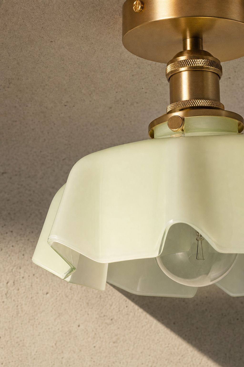 Abat-Jour Suspension en Verre Floral Beige – Celia Terra