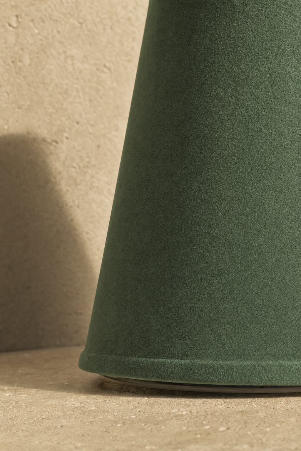 Abat-Jour Lampe sur Pied en Tissu Conique Vert – Milo Éclat