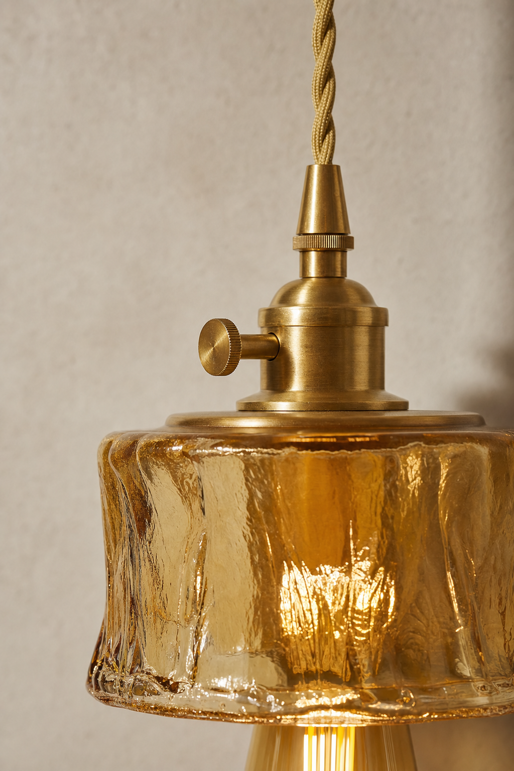 Abat-Jour Suspension en Verre Vintage Doré – Oria Terra