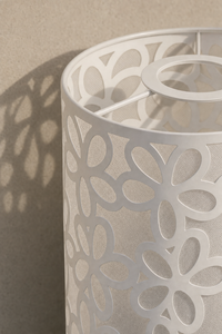 Abat-Jour Lampe Suspendu en Métal Floral Blanc Cylindrique – Neria Sable