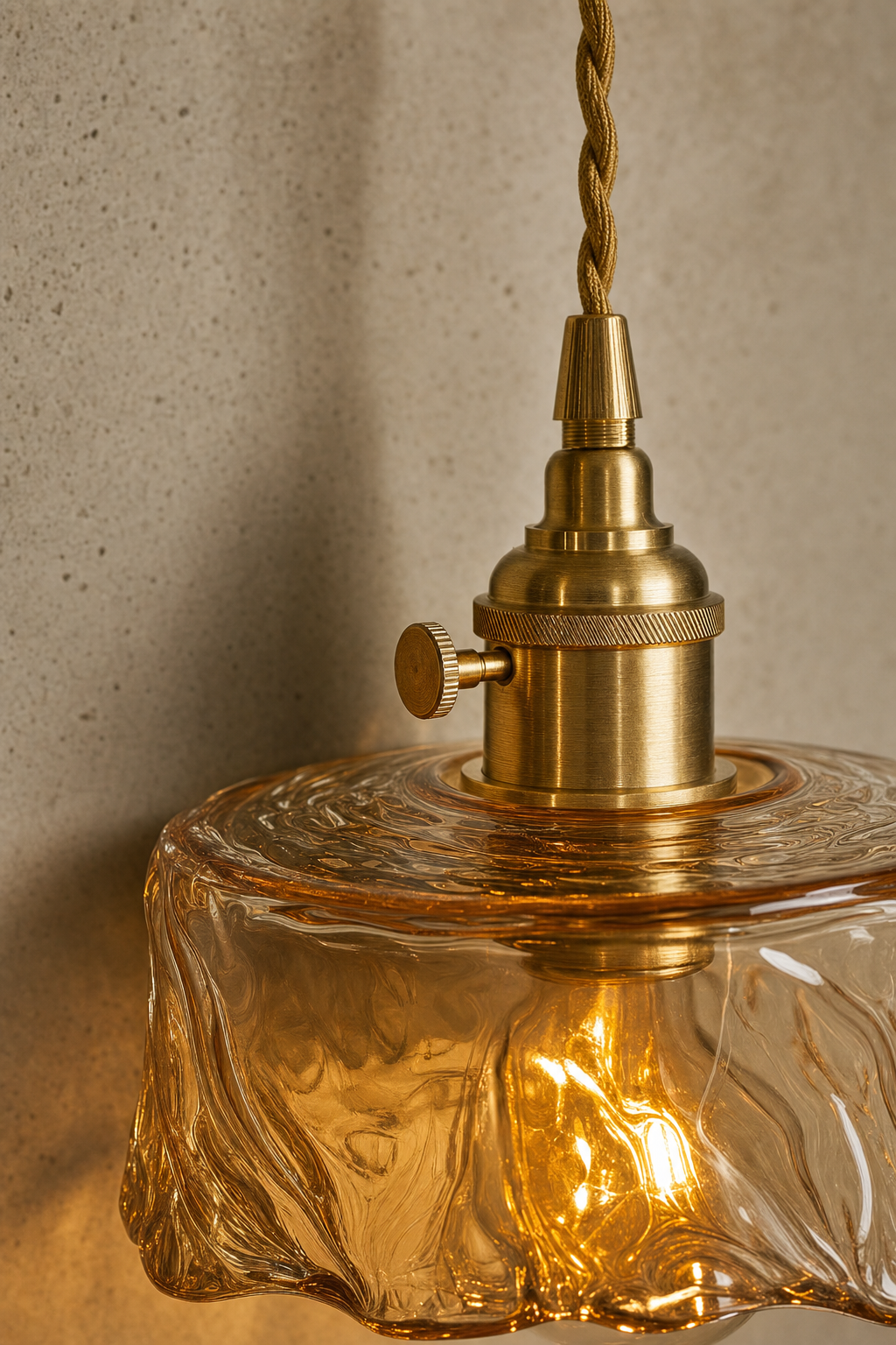 Abat-Jour Suspension en Verre Vintage Doré – Oria Terra