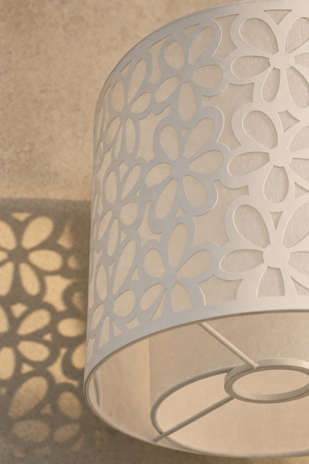 Abat-Jour Lampe Suspendu en Métal Floral Blanc Cylindrique – Neria Sable
