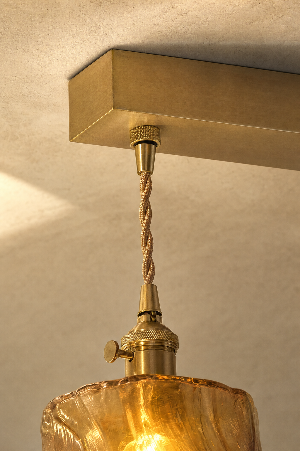 Abat-Jour Suspension en Verre Vintage Doré – Kaia Éclat