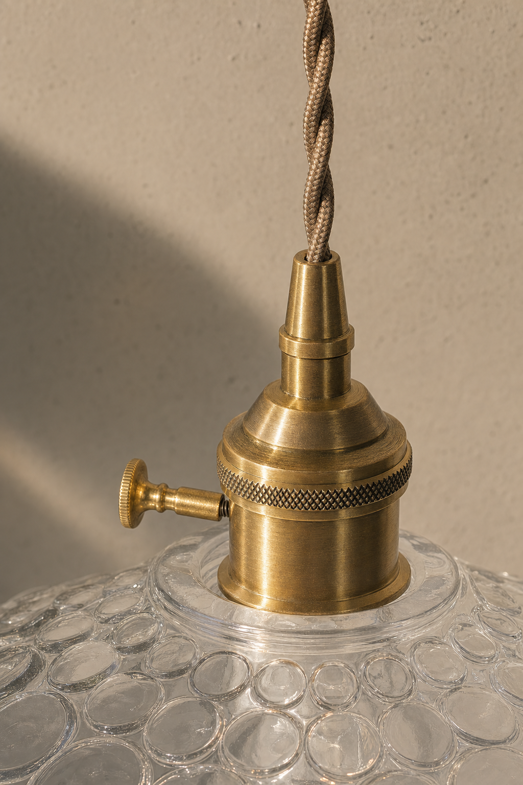 Abat-Jour Suspension en Verre Vintage Doré – Mira Éclat