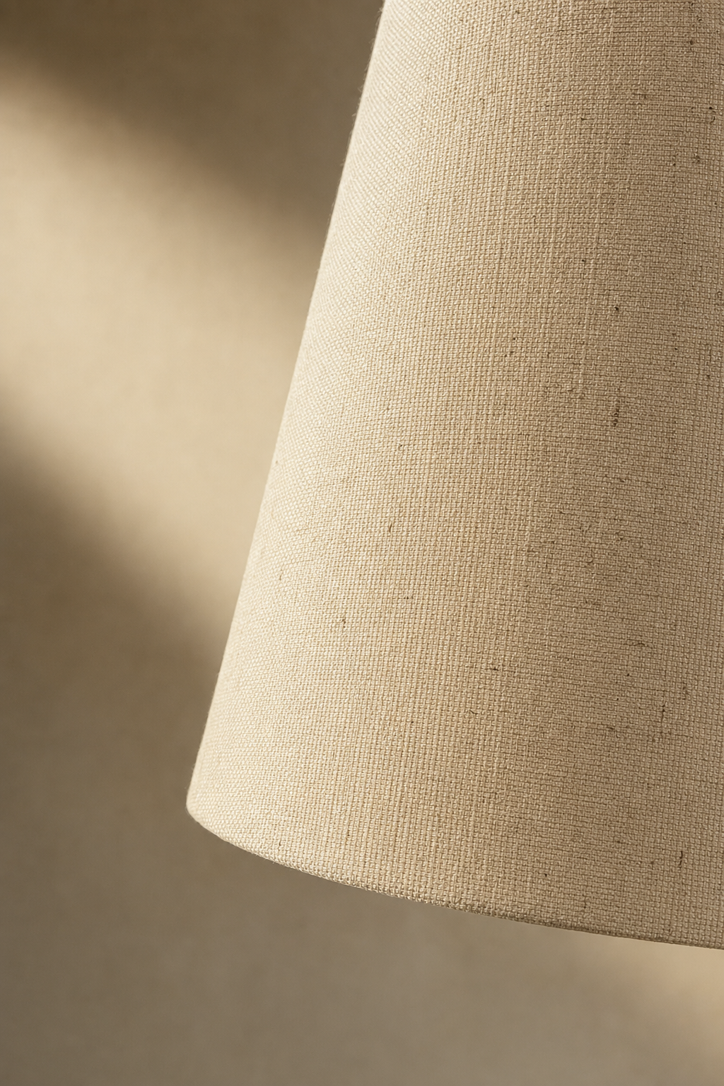Abat-Jour Lampe de Chevet en Tissu Design Beige Conique – Zena Muse
