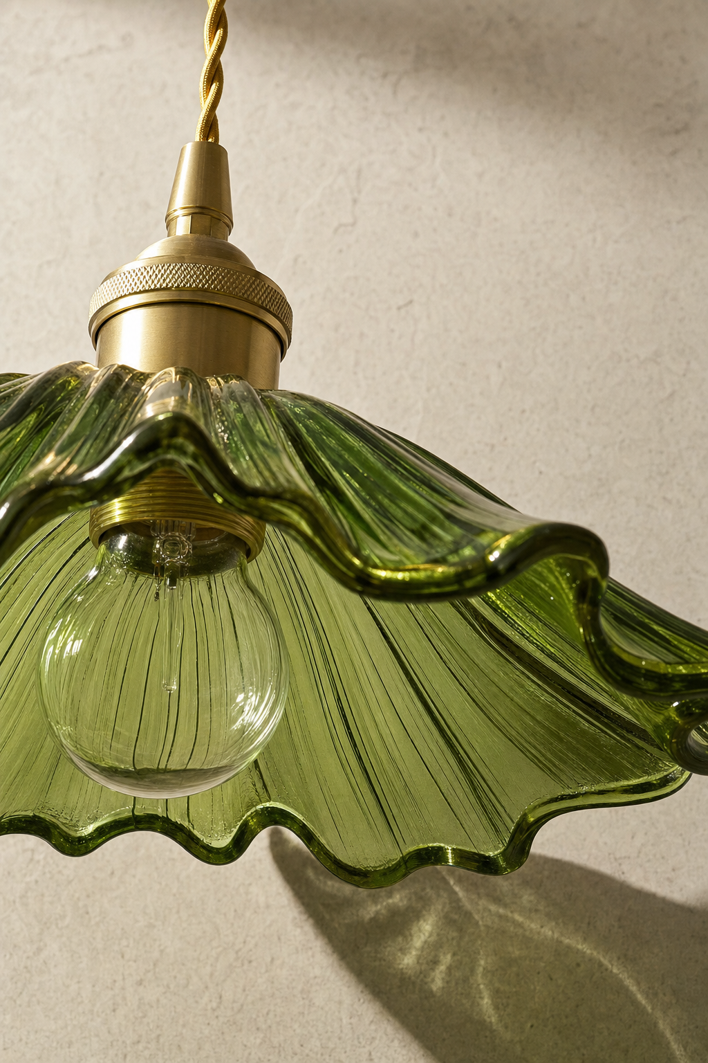 Abat-Jour Suspension en Verre Vintage Vert – Milo Lune