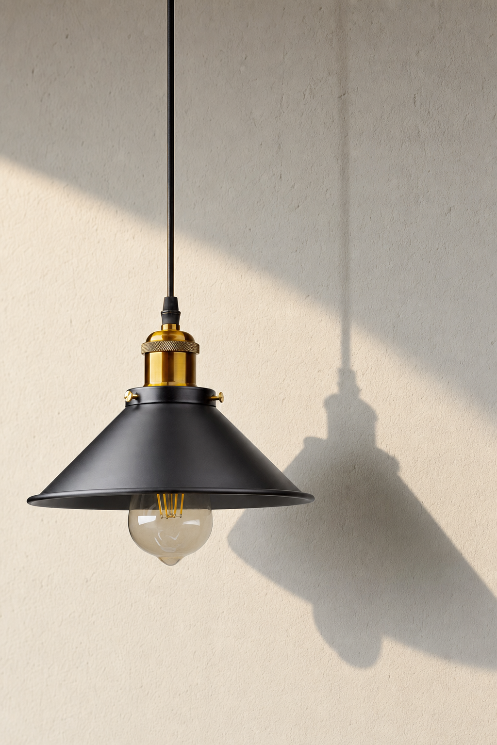 Abat-jour suspension Alya Muse au style industriel