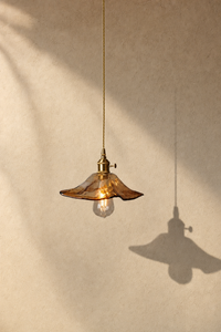 Abat-jour suspension Oria Sable en verre doré au style vintage