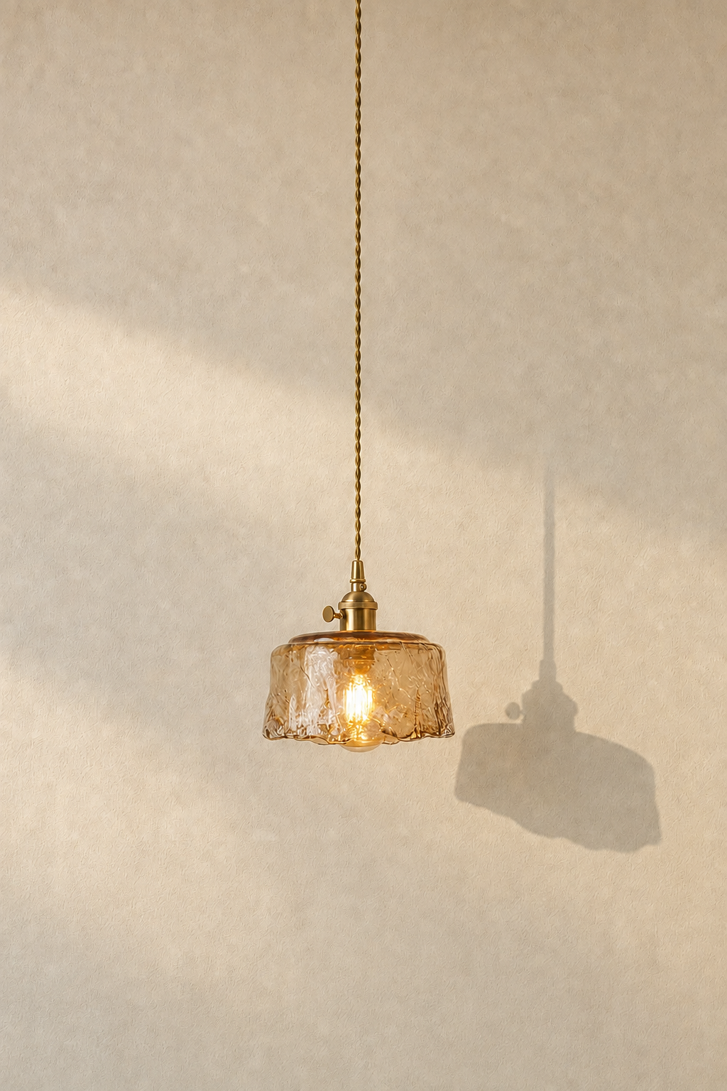 Abat-jour suspension Oria Terra en verre doré au style vintage